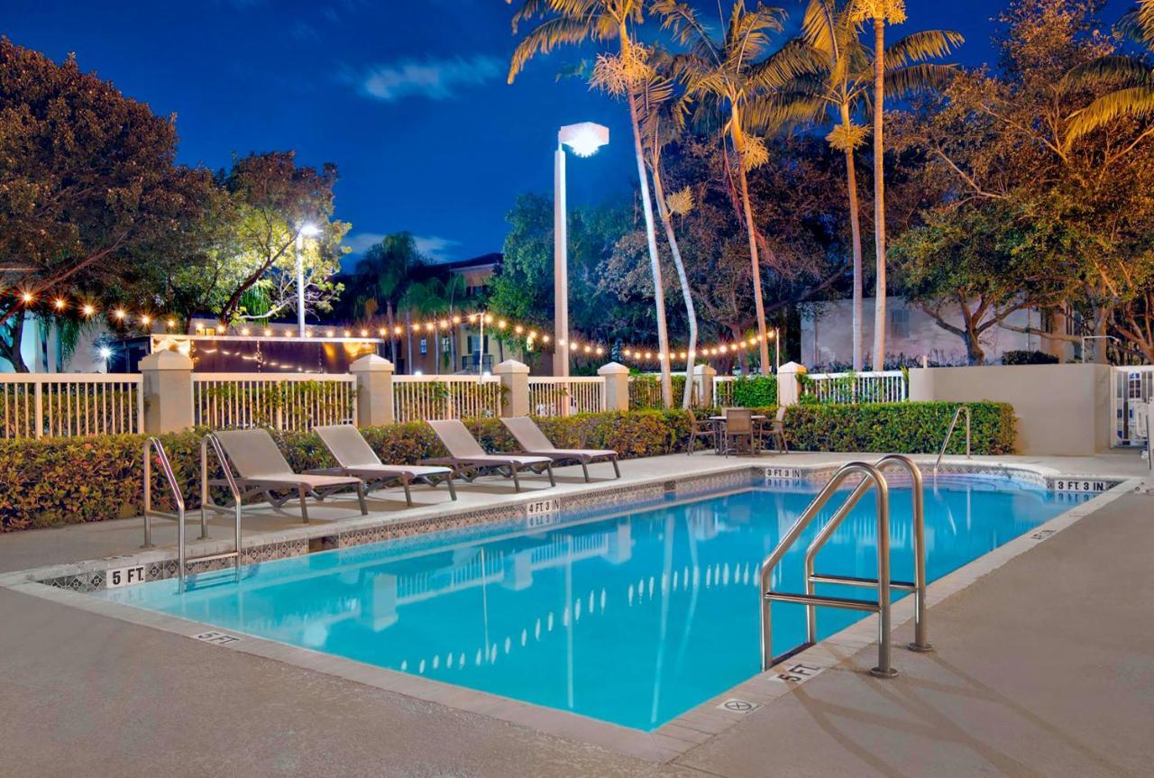 Hampton Inn Ft Lauderdale Airport North Cruise Port Форт-Лодердейл Екстер'єр фото